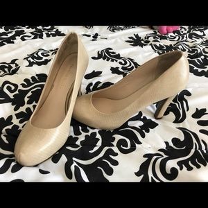 Franco Sarto Nude Pumps